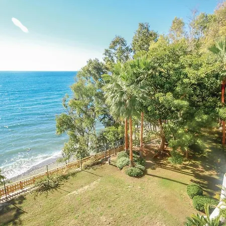 2 Bedroom Cozy Apartment In Estepona Apartment *