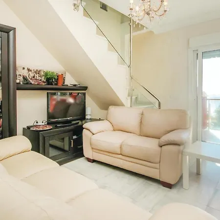 Apartmán 2 Bedroom Cozy In *
