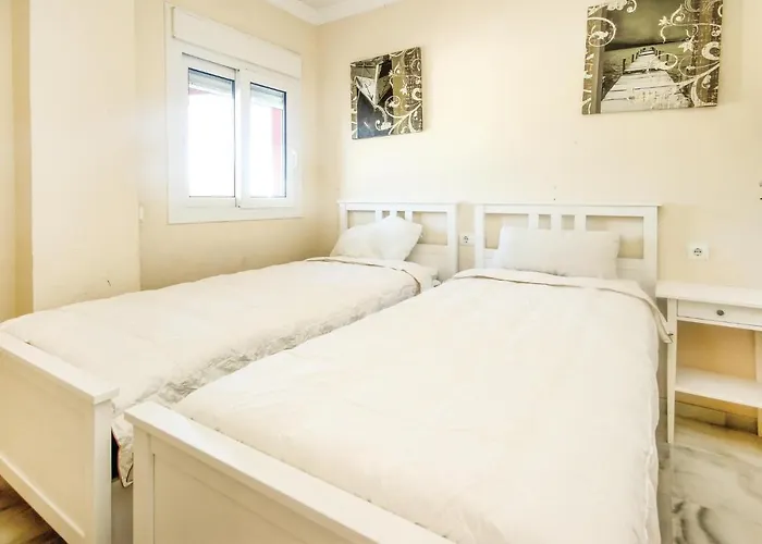 Апартаменты 2 Bedroom Cozy In Эстепона